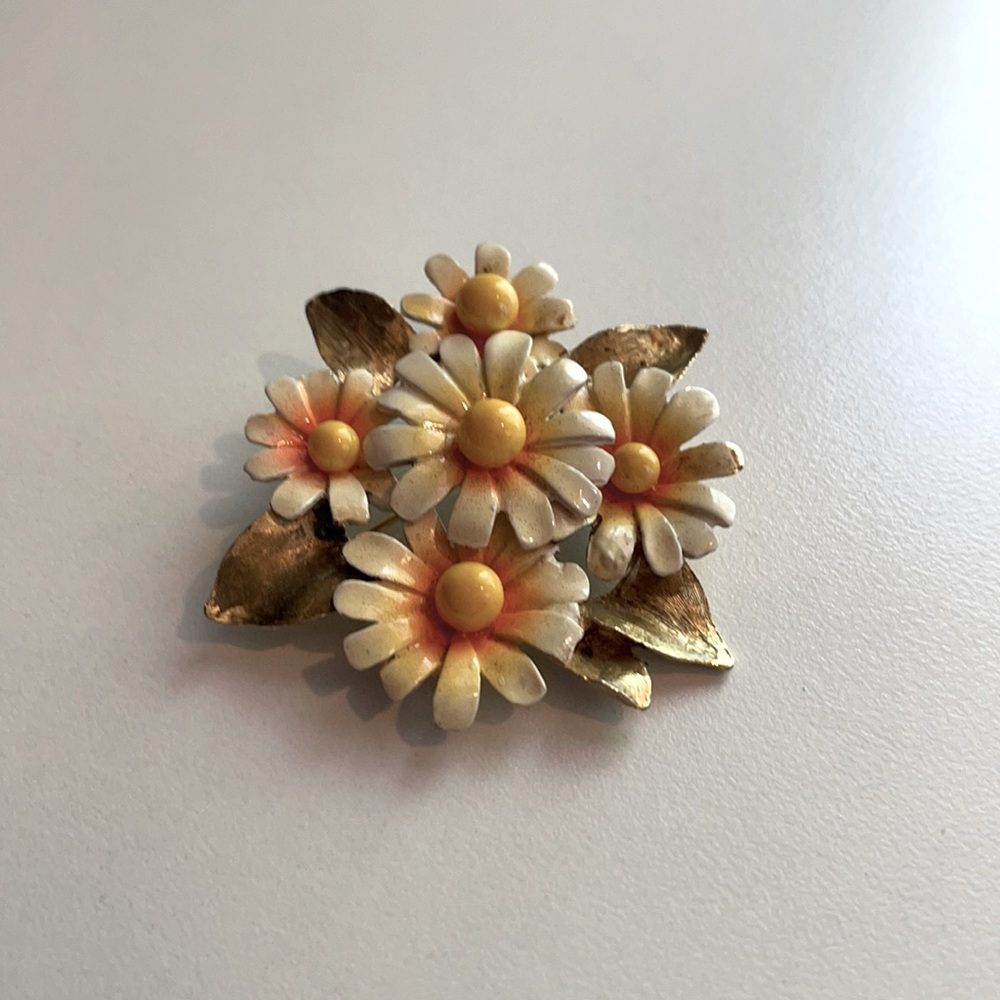 Antique Enamel Daisy Brooch